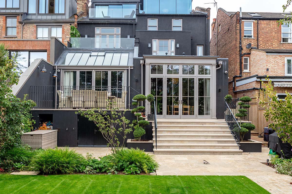 Orangery extension in London with complementary lean-to