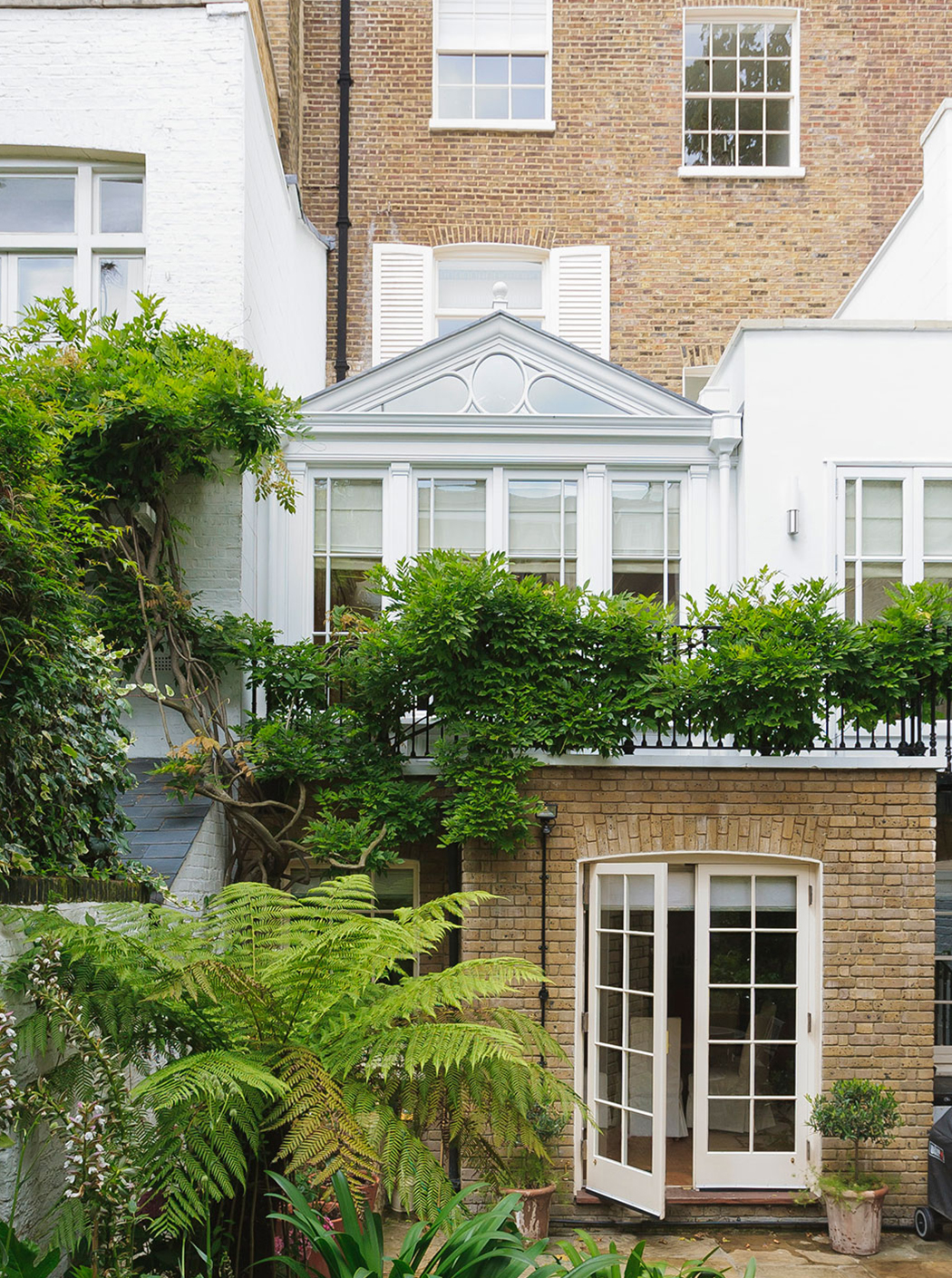 London townhouse conservatory with gable