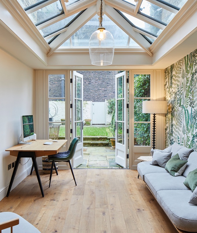 Small orangery leading to the garden