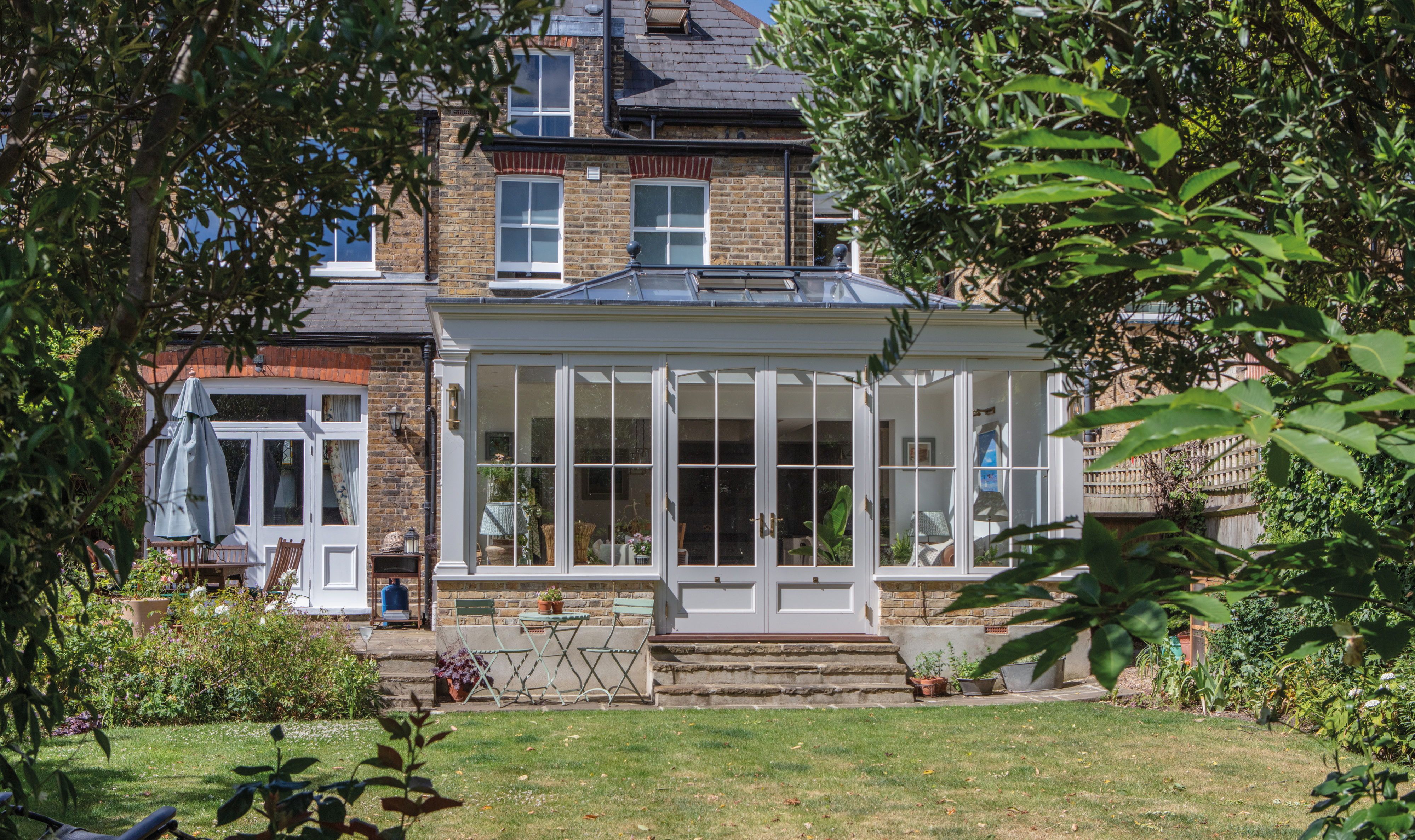 Eight panel glazing bar design