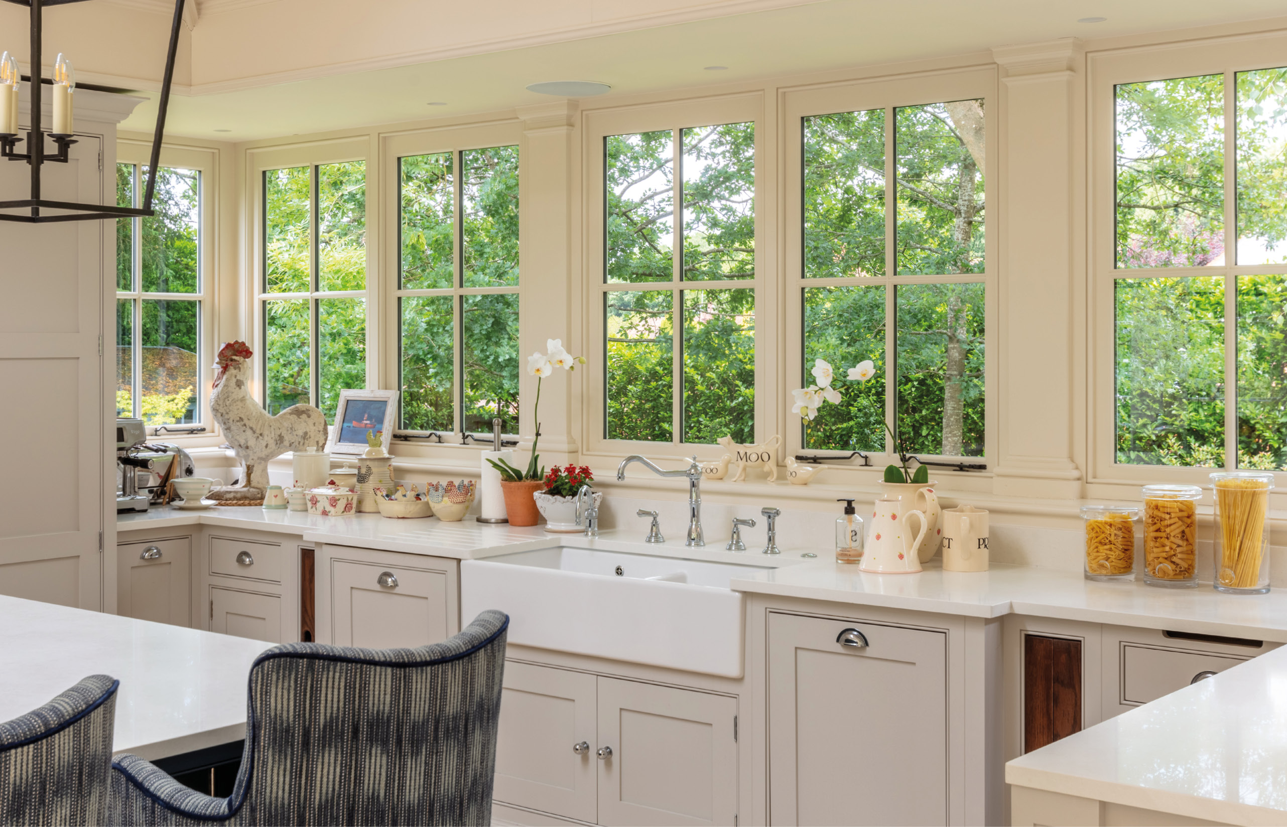 Beautiful light kitchen orangery